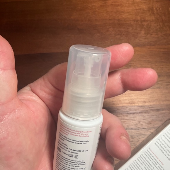 Balance me calming replenish wonder eye creme - Picture 4 of 13